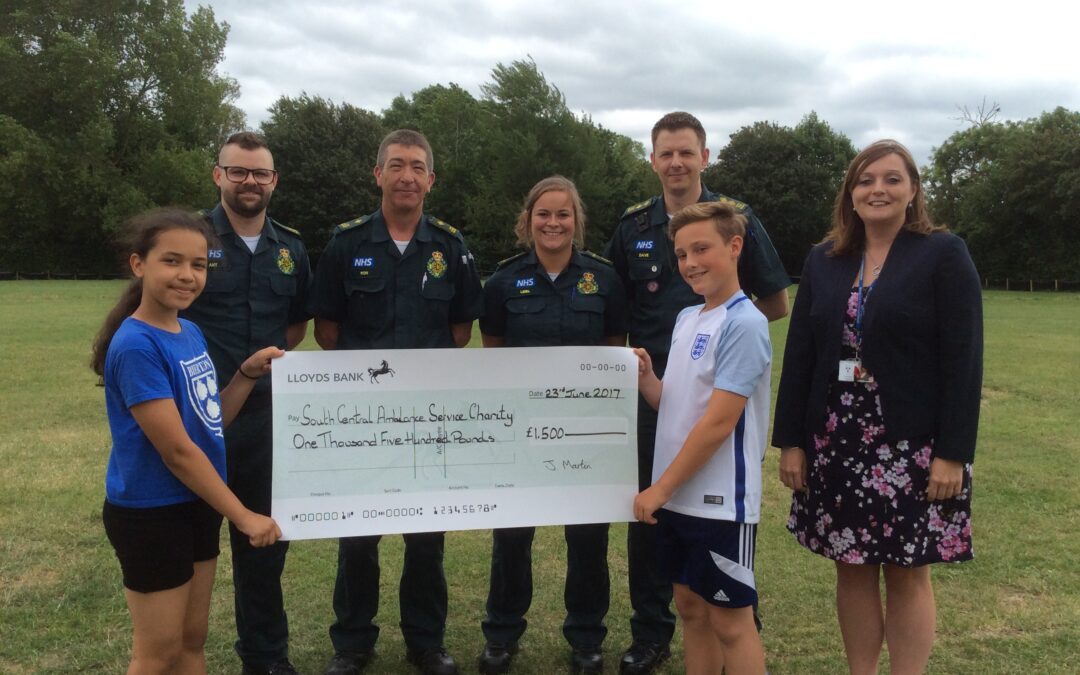 Aylesbury school children raise £1,500 for ambulance service